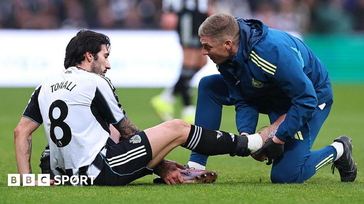 Fifa wants injured players to stay off for one minute