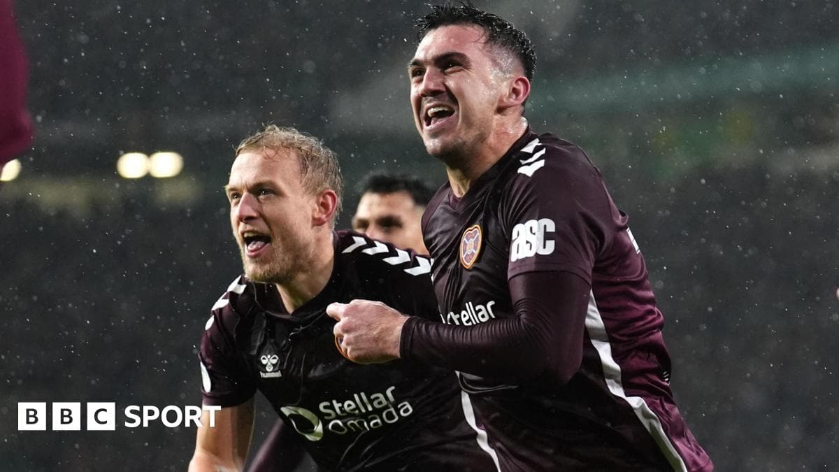 Ferguson 'giving Hearts pointers' on Scottish title fight