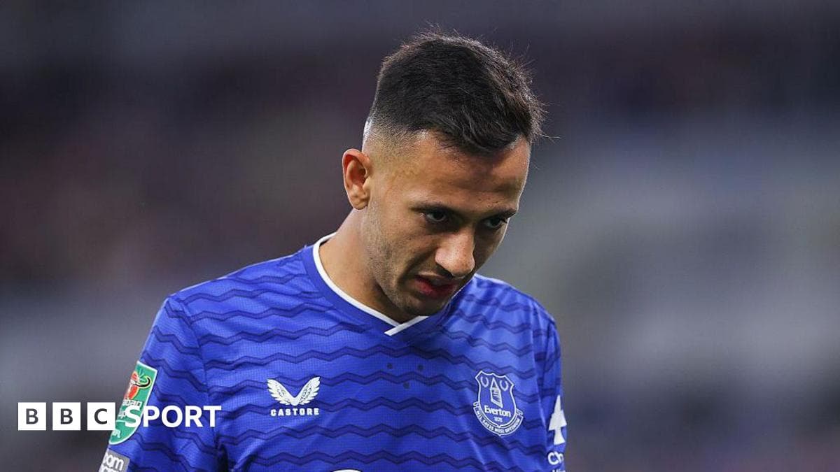 Palace criticised over collapse of move for McNeil