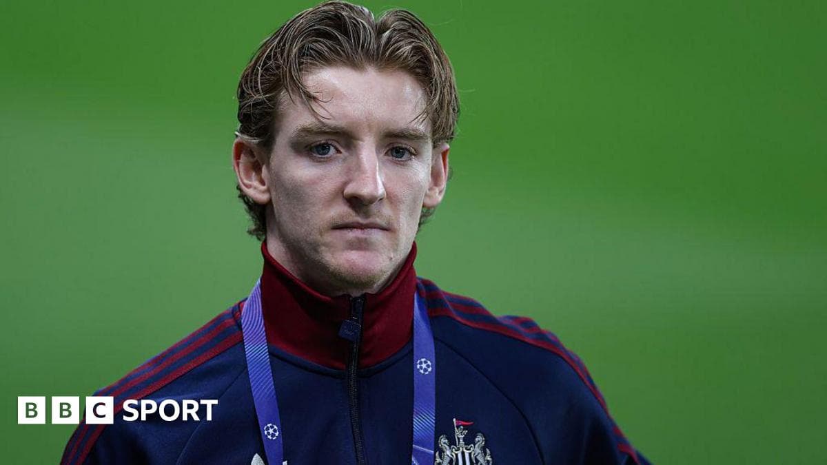 Gordon needs to stay 'fully focused' after Arsenal talk - Howe